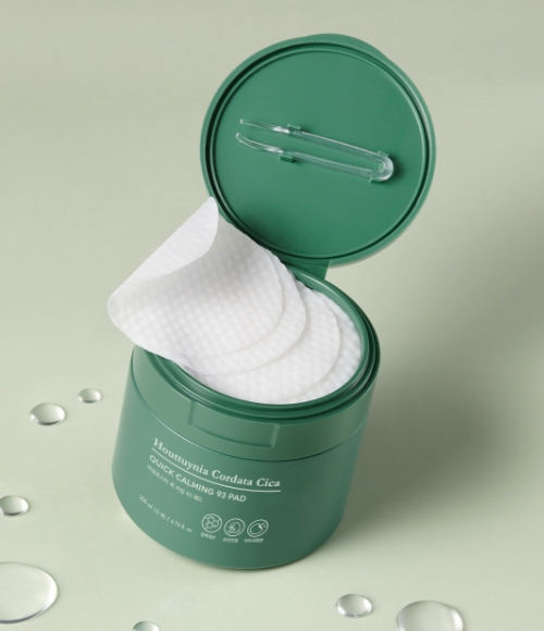 어성초 4종 세트 (패드+토너+에멀전+수분 크림 90ml) 연출 이미지