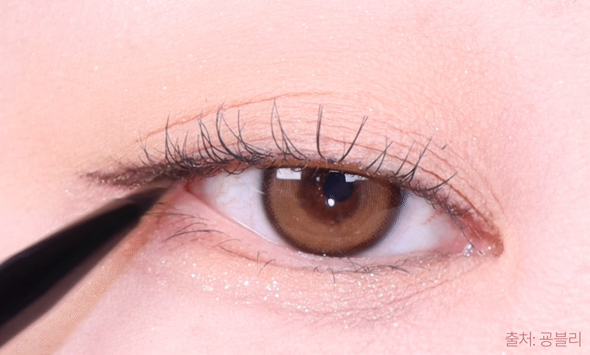 백젤 아이라이너(back gel eye liner)