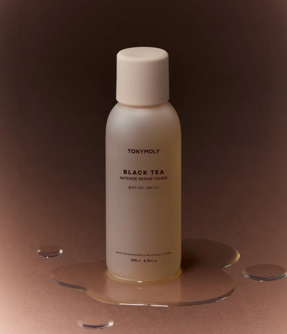 블랙티 인텐스 리페어 토너 연출 이미지