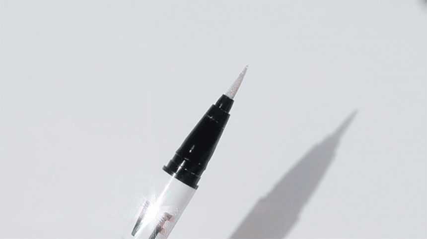 애교 빔 글리터 라이너(lovely beam glitter liner)