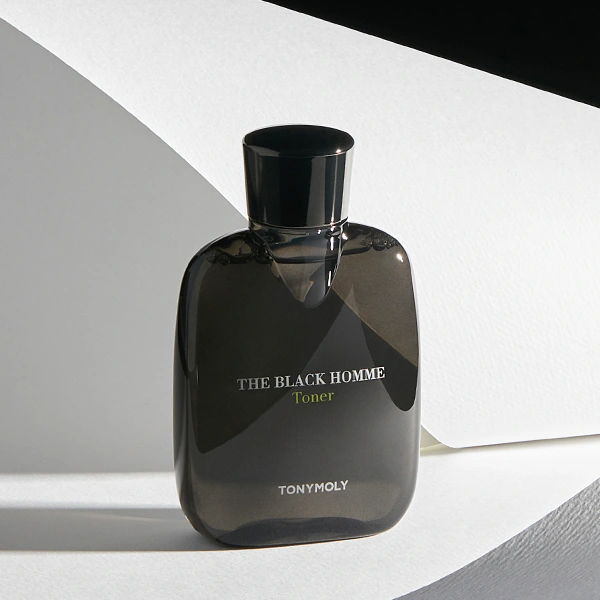 더 블랙 옴므 토너 연출 이미지