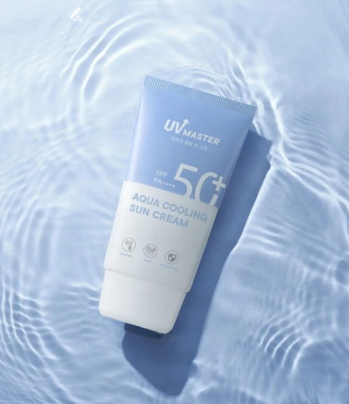 (1+1) 유브이 마스터 아쿠아 쿨링 선크림 50ml 연출 이미지